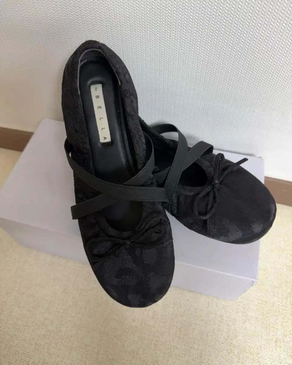 ベラ ベラ バレエシューズ フラットシューズ レオパード