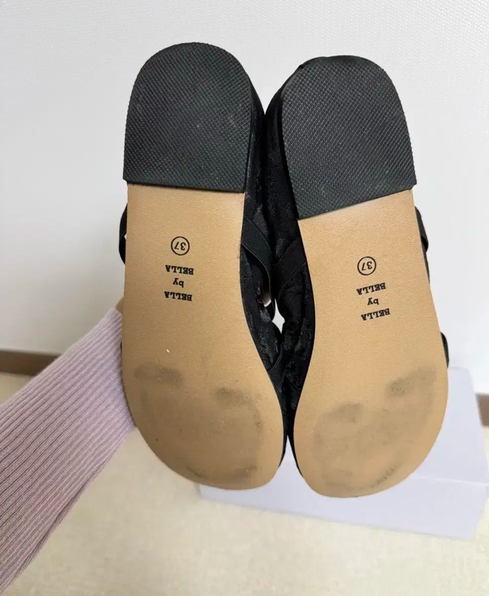 フラットシューズ