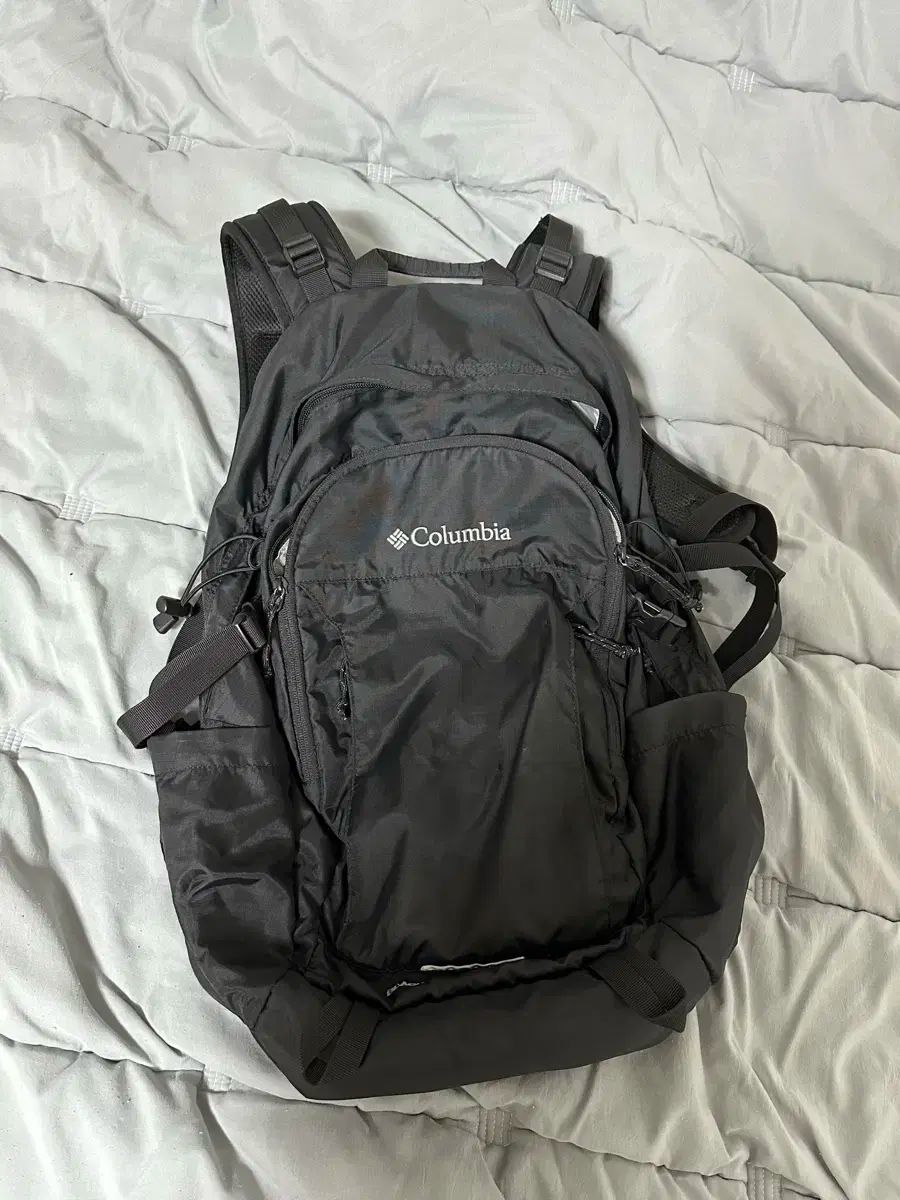 コロンビア バックパック 出品 中古・古着通販】Columbia コロンビア バックパック 出品 中古・古着通販】Columbia
