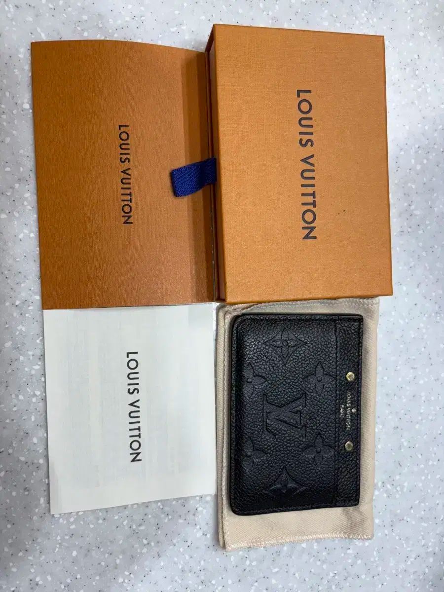 ルイヴィトン カードホルダー モノグラム アンプレット ブラック