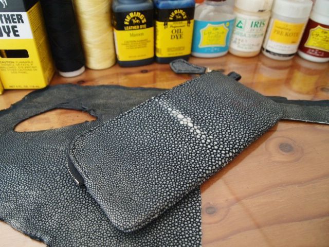  受注製作 スティングレイで作る手縫いのロングポーチ フラグメントケース 小物