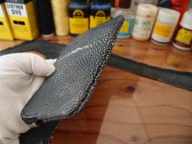 スティングレイで作る手縫いのロングポーチ