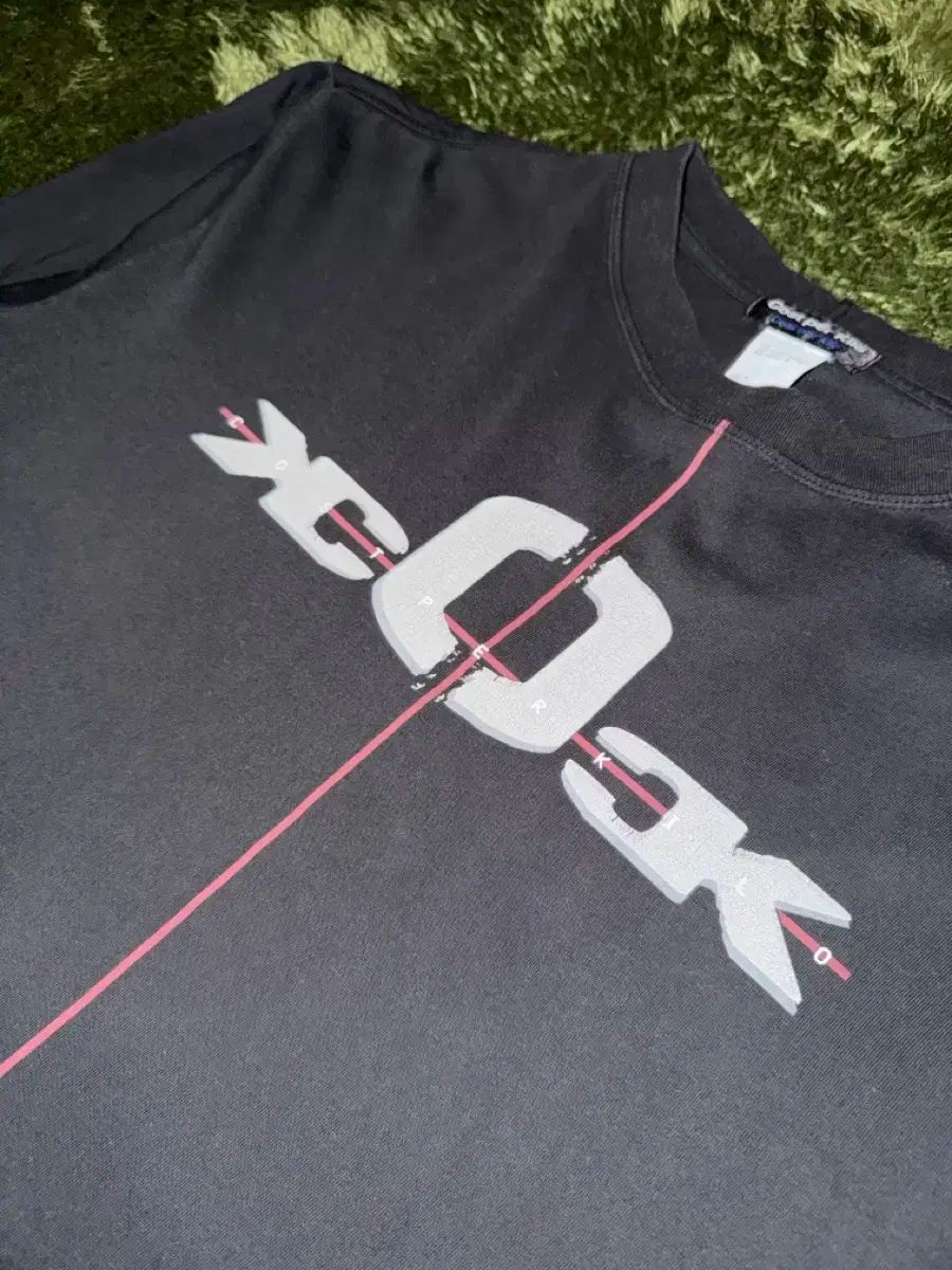 XL コースト ファー キロ クラック ロゴ プリント ルーズ フィット ロングスリーブ Tシャツ ブラック