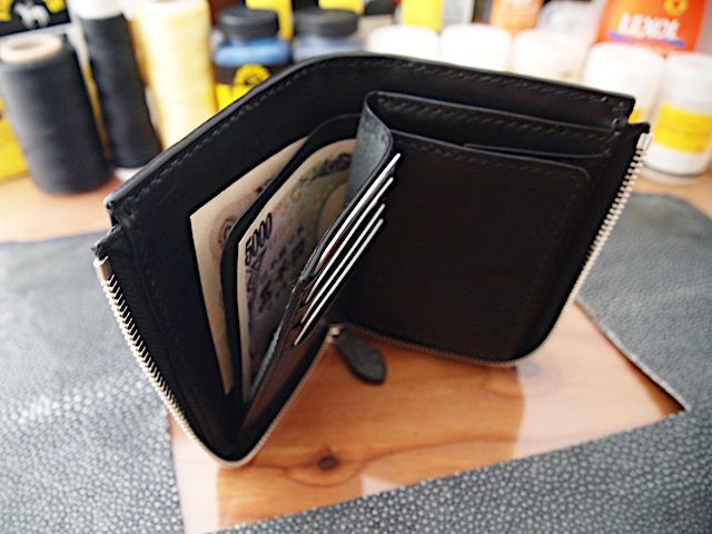 受注製作 スティングレイで作るL字型のショート財布 大きく開くコインケース その他 折り財布