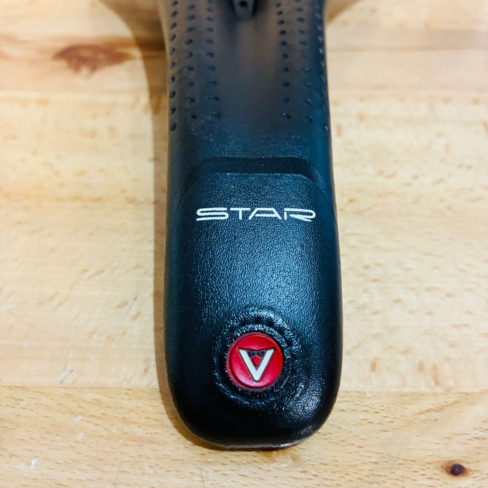 ASTUTE STARLITE VT アスチュート スターライトVT サドル カーボンレール 黒×黒 ハンドメイド ITALY ロード CARBONIO