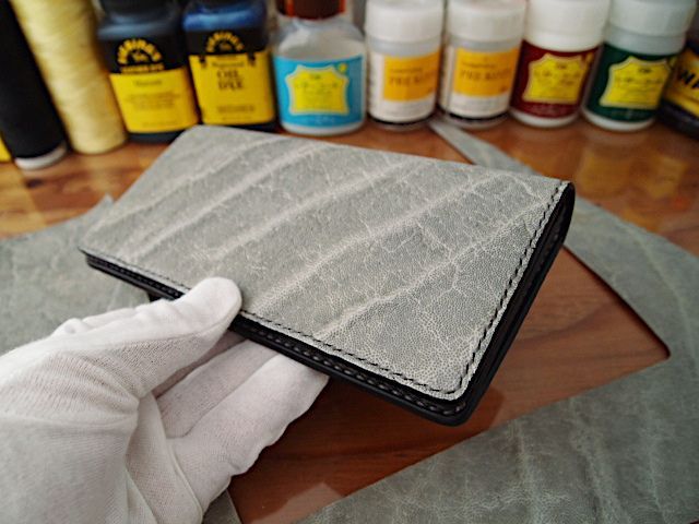 受注製作 象革の本革で作る手縫いの札入れ長財布