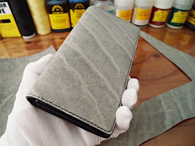 受注製作 象革の本革で作る手縫いの札入れ長財布