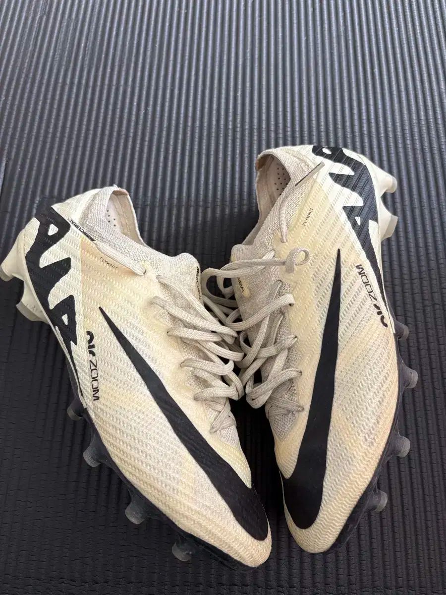 サッカーシューズ