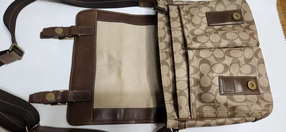 コーチ シグネチャー柄