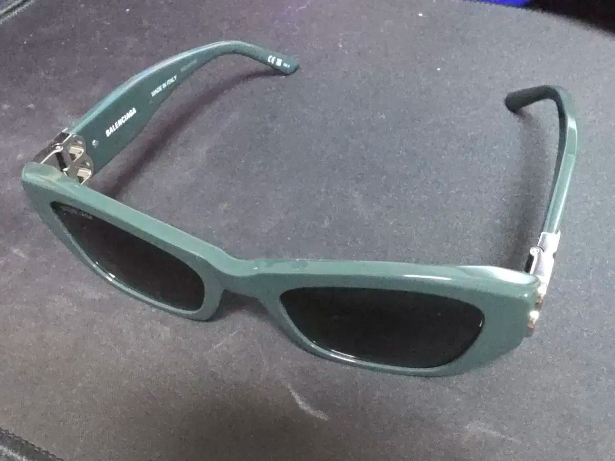 バレンシアガ ロゴ 템플 サングラス 53 サイズ