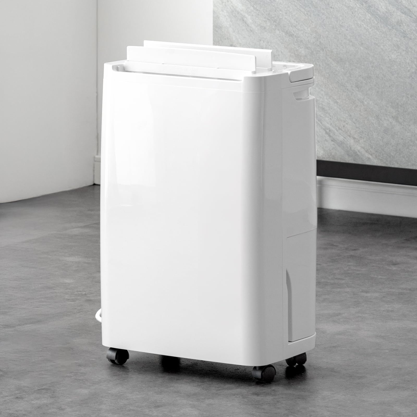 タンスのゲン 除湿機 衣類乾燥 パワフル除湿 10 L日 24畳 コンプレッサー式 静音 部屋干し 衣類乾燥機 キャスター付き 省エネ コンパクト 79700006 100673