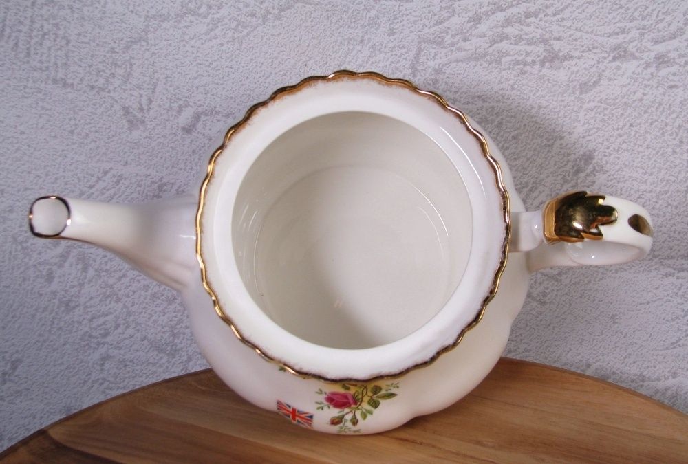 カントリーローズ ティーポット