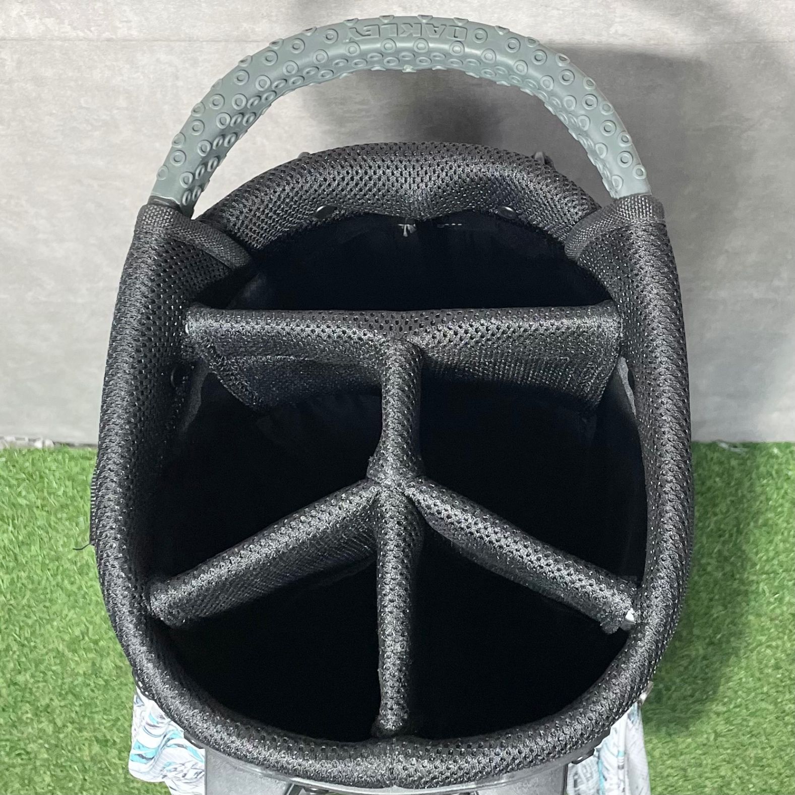  OAKLEY オークリー キャディバッグ ゴルフバッグ スタンド式 軽量モデル モデル 高年式 9 5型 約2 6kg 47インチ対応 キャディバック アンダーウェア ゴルフバッグ キャディバッグ ゴルフ