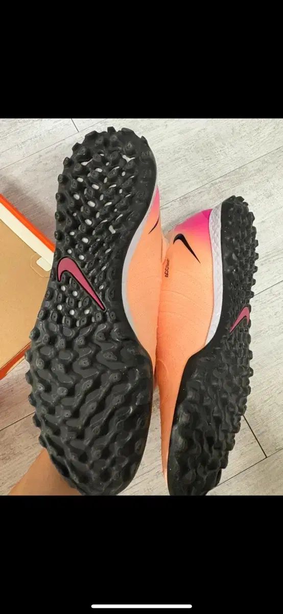 ナイキ FANTOM GX II プロ TF 250mm サッカーシューズ 紐あり