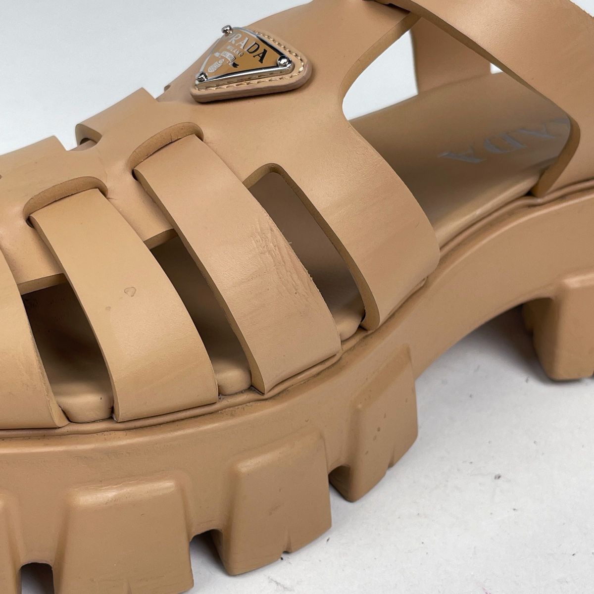 プラダ PRADA サンダル 厚底 ラバーサンダル プラダ PRADA ロゴプレート サンダル 厚底ラバー メンズ 靴 サンダル