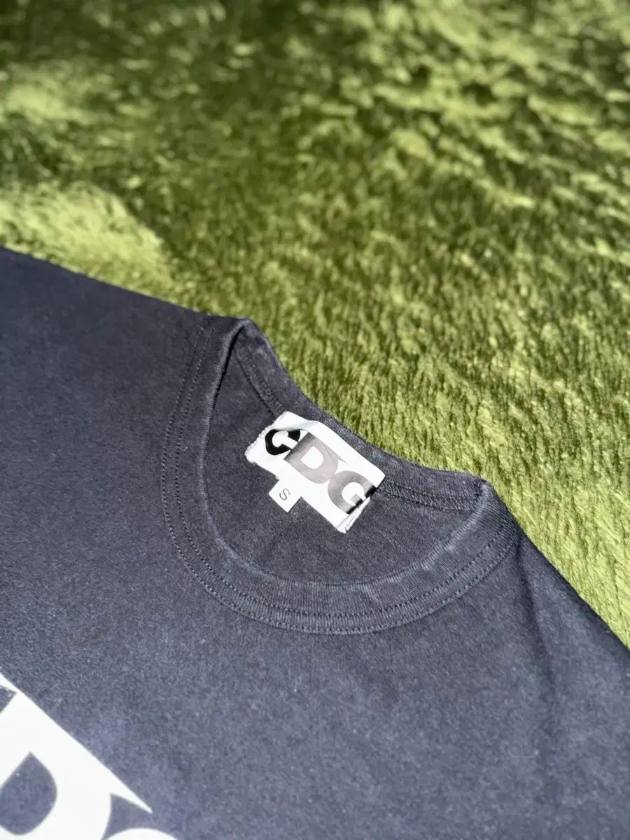 S コム デ ギャルソン CDG オリジナル ロゴ プリント Tシャツ ブラック