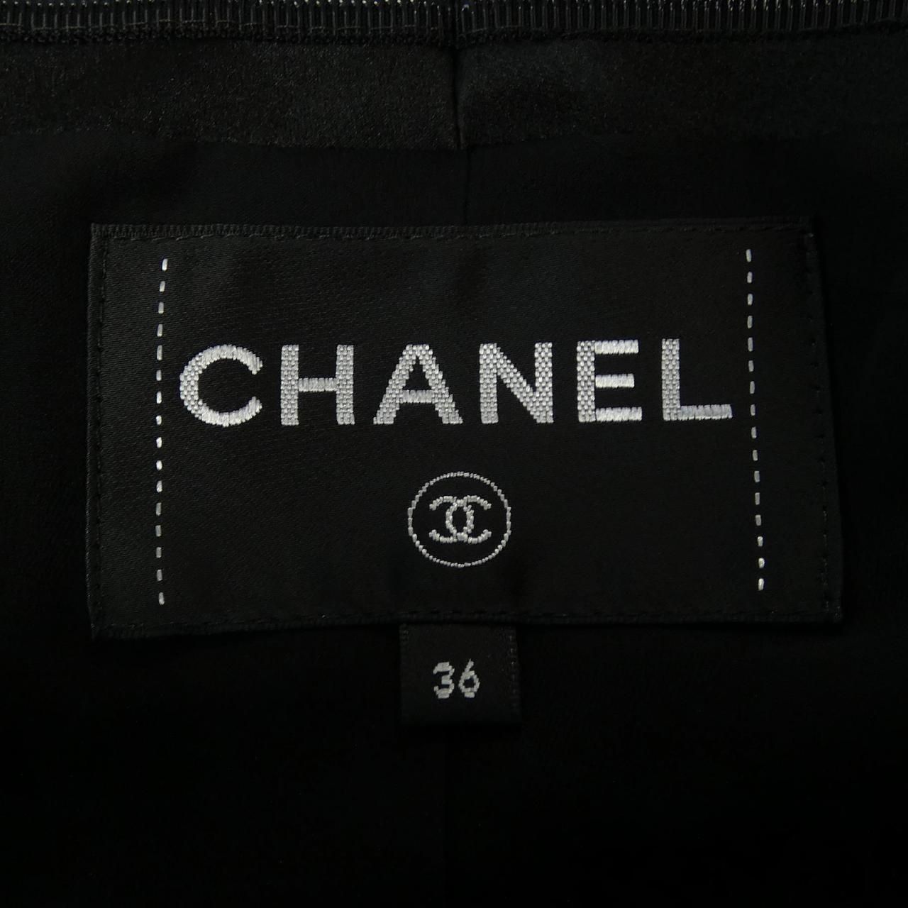 CHANEL P71061V45816