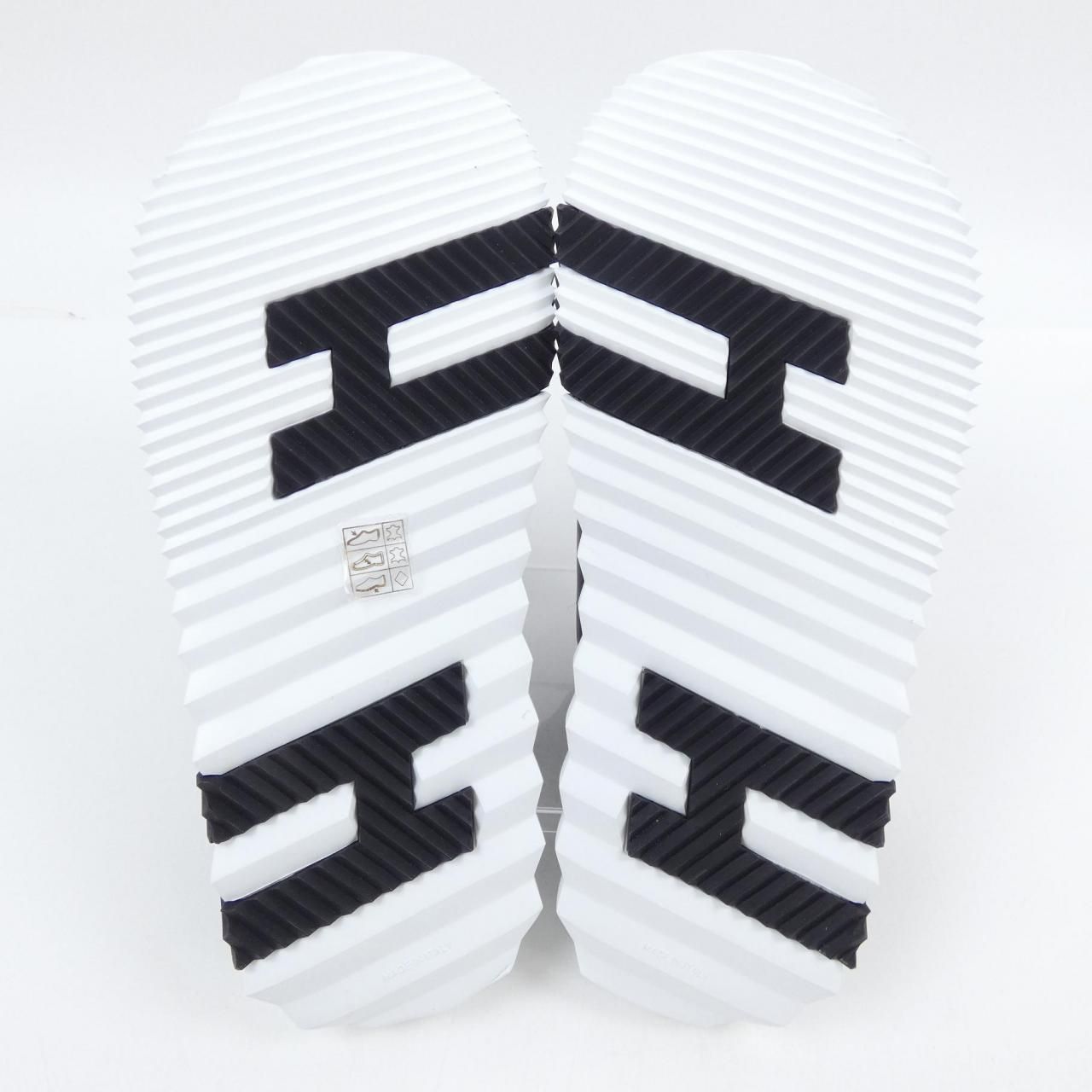 エレクトリック サンダル