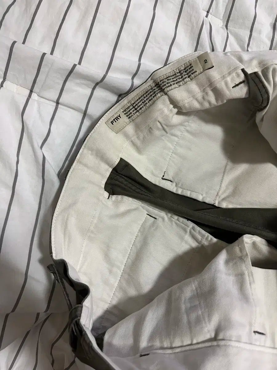 カーゴパンツ カーキ