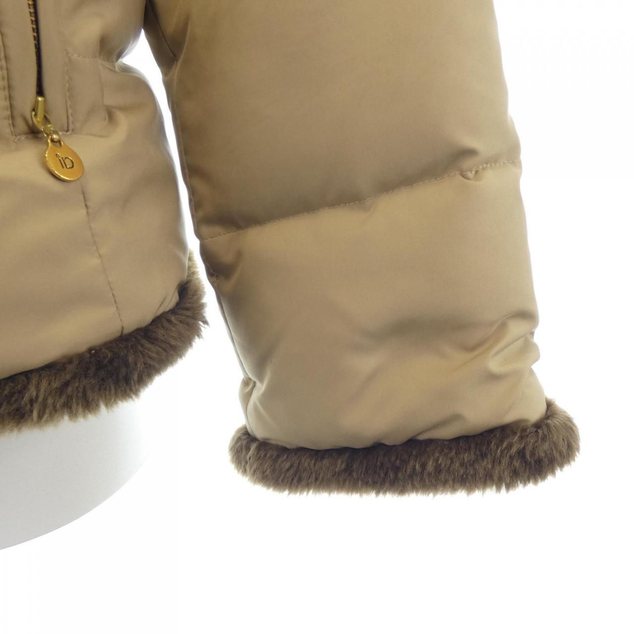 ダウンジャケット