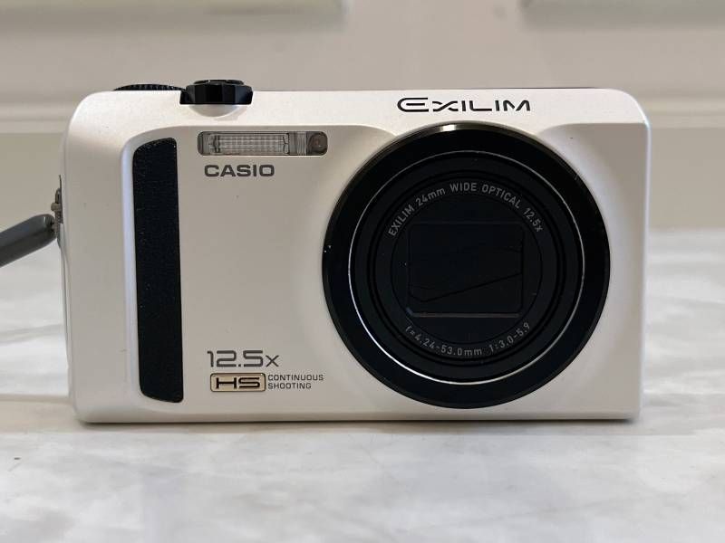 CASIO EXILIM EX ZR 100 コンパクトデジタルカメラ デジカメ ホワイト