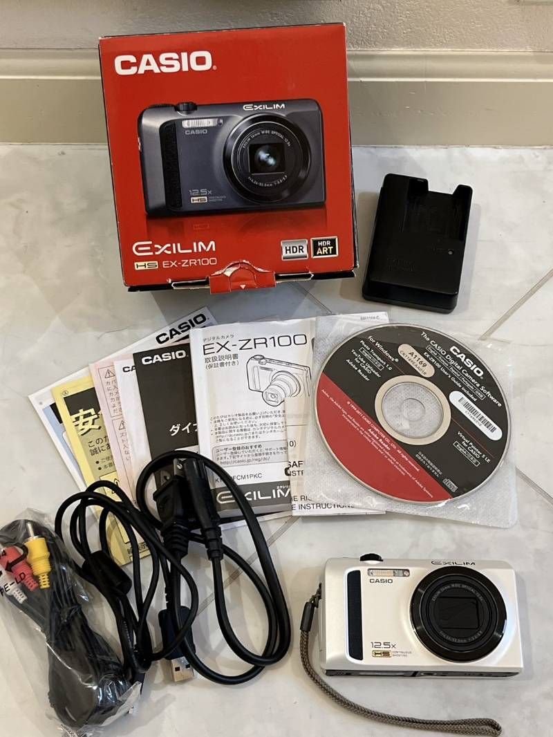 CASIO EXILIM EX-ZR100 コンパクトデジタルカメラ デジカメ ホワイト 動作 済み