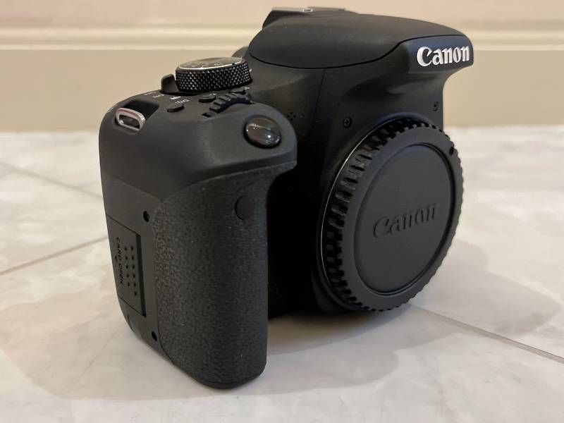 ダブルズームキット デジタル一眼レフカメラ