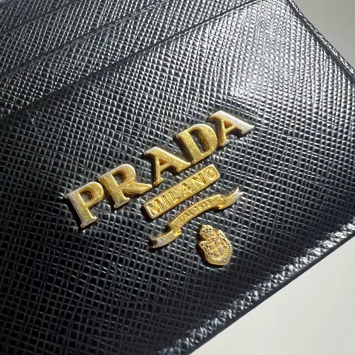 プラダ サフィアーノ