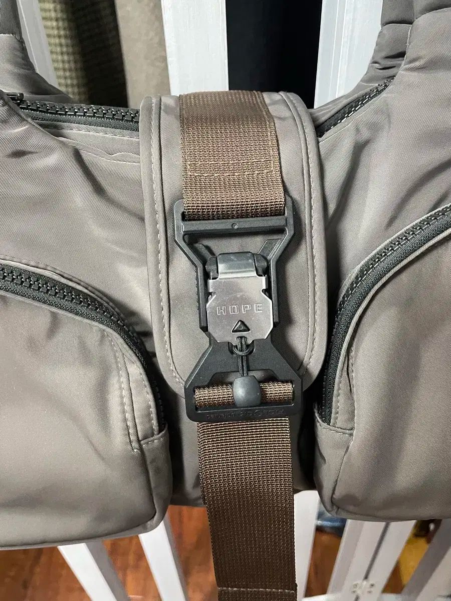 hope ナイロン バックルバッグ カーキ DECORATOM_COM_BR