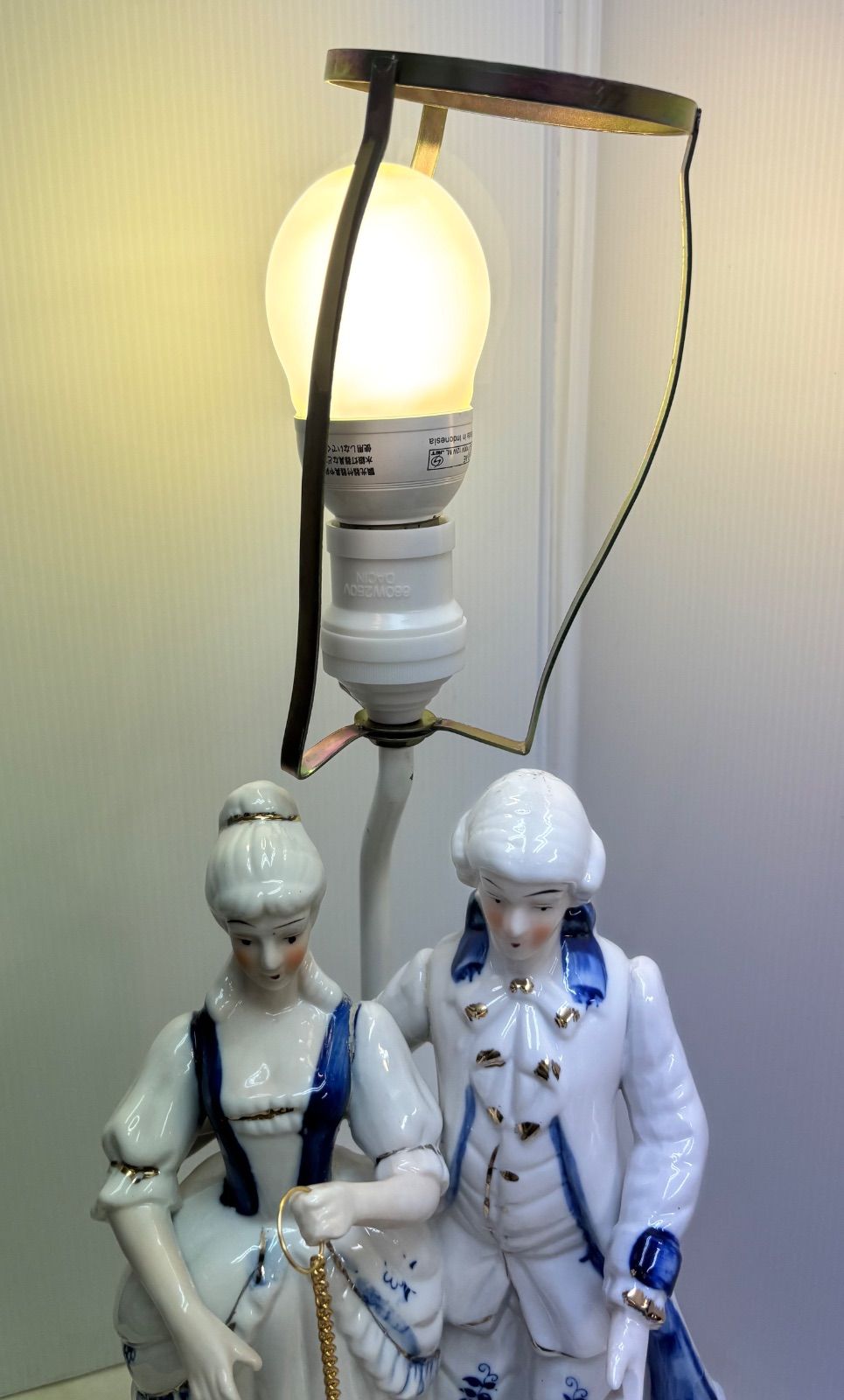 陶器製スタンドライト 陶人形 アンティーク スタンド テーブルランプ 照明 インテリア 貴族 NEXPOTALLINN_EU