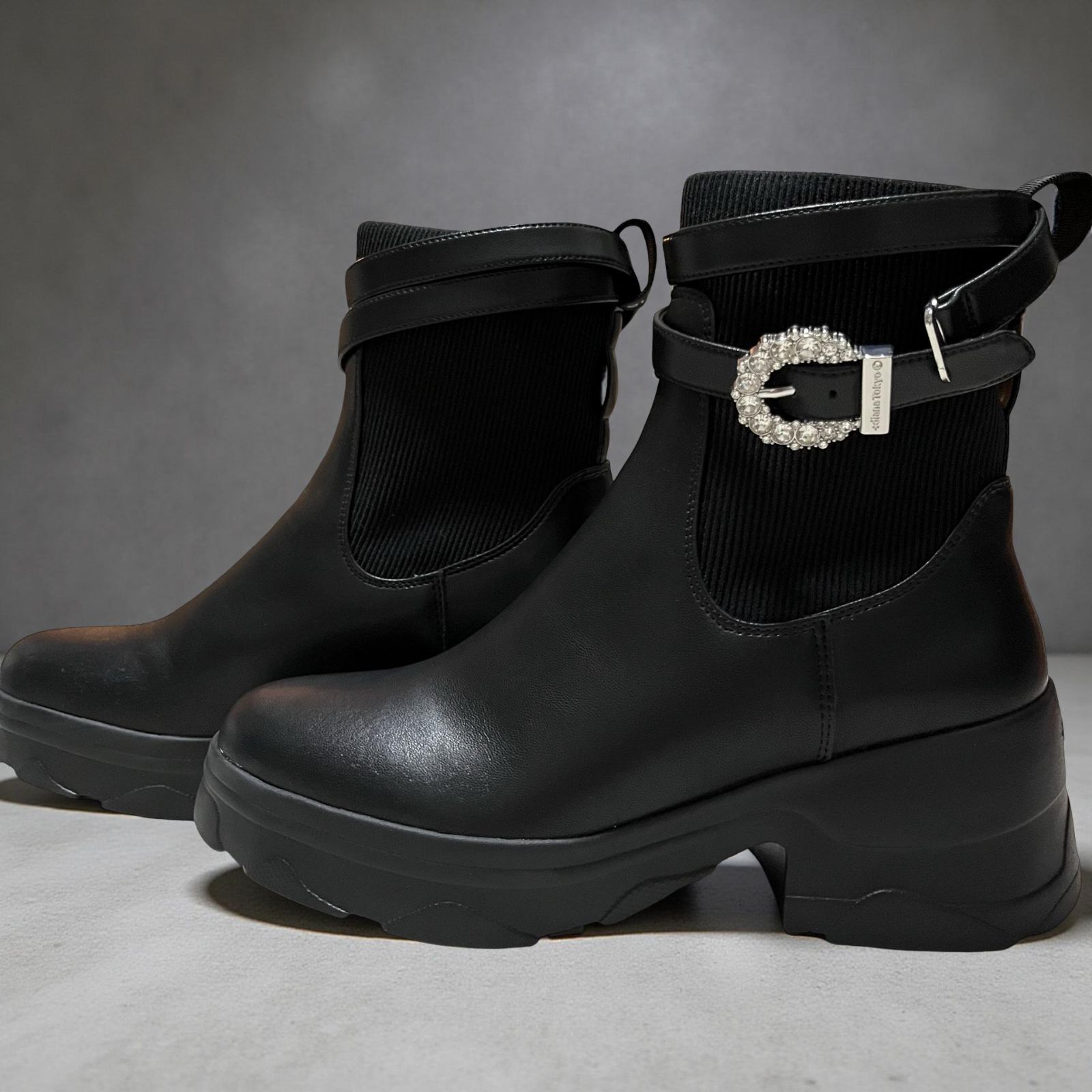 diana プラスダイアナ クリスタルバックル 撥水ショートブーツ ブラック 25.0 厚底 レザー 黒 防水 滑りにくい 美脚効果