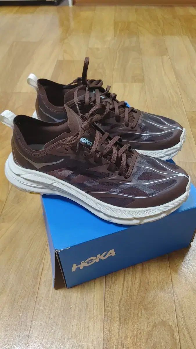 HOKA ONE ONE マファテ スピード 4 ライト