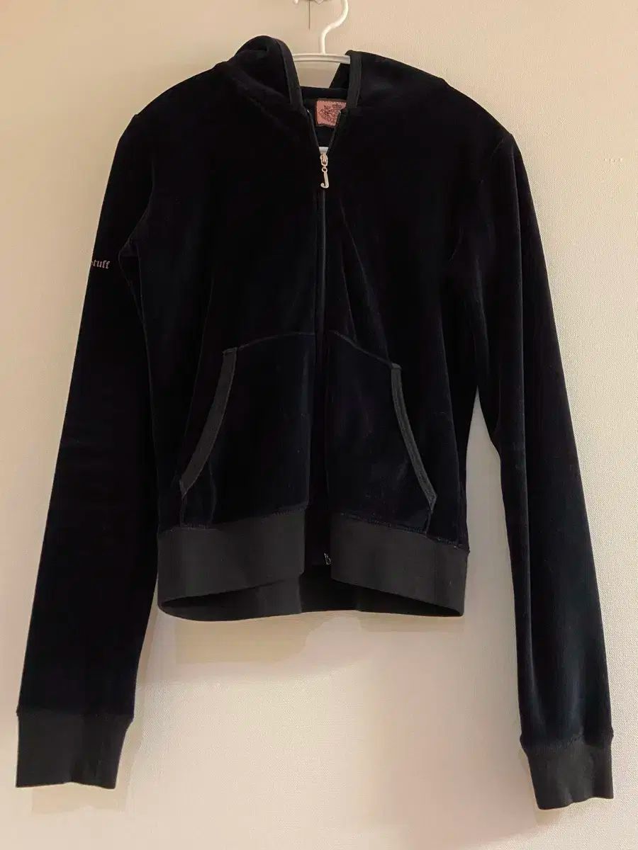  JUICY COUTURE ジューシークチュール ブラック ベルベット WHO ジップアップ ブラックピンク ブルピン フーディー y 2 k パーカー トップス