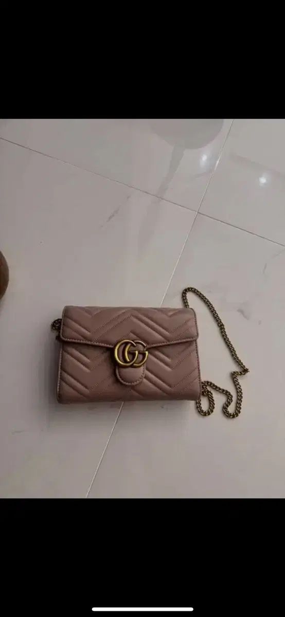 グッチ GGマーモント ミニ チェーン クロスバック ブラック