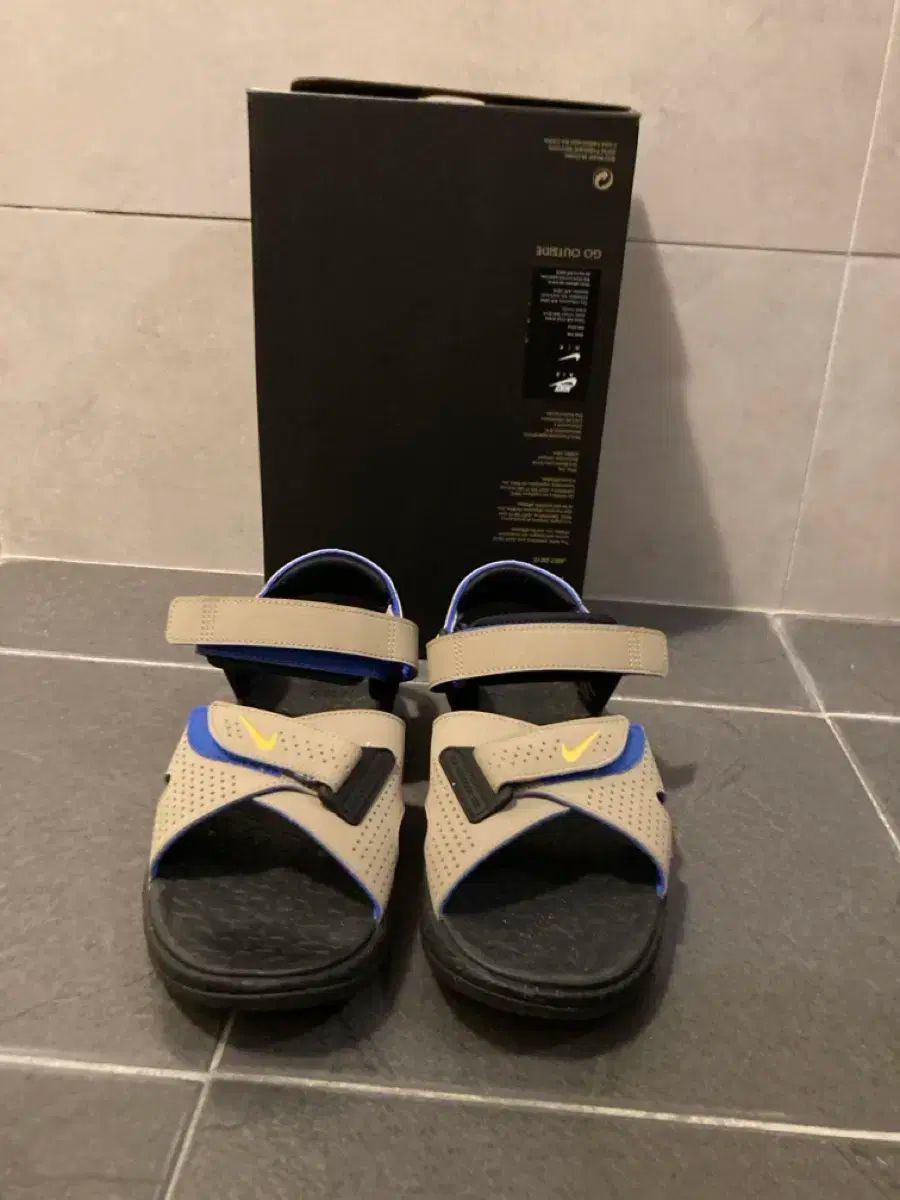 ナイキ acg エア デシューツ カーキ 270