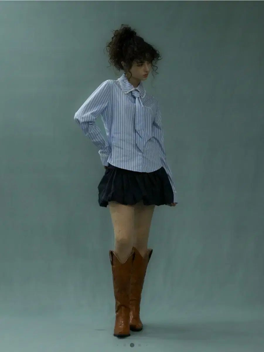 ストライプレースネクタイシャツ ブルー