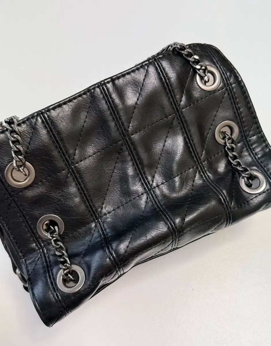 ZARAチェーンショルダーバッグ