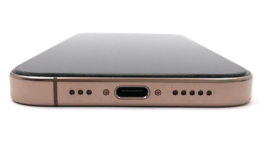 デザートチタニウム SIMフリー