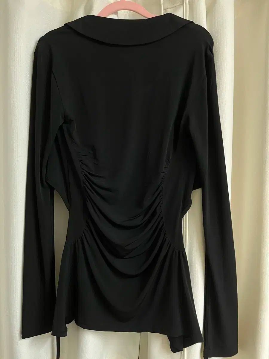 エルプエルプエルプ ブルーアーカイブ ブルアカ 黒 トップス