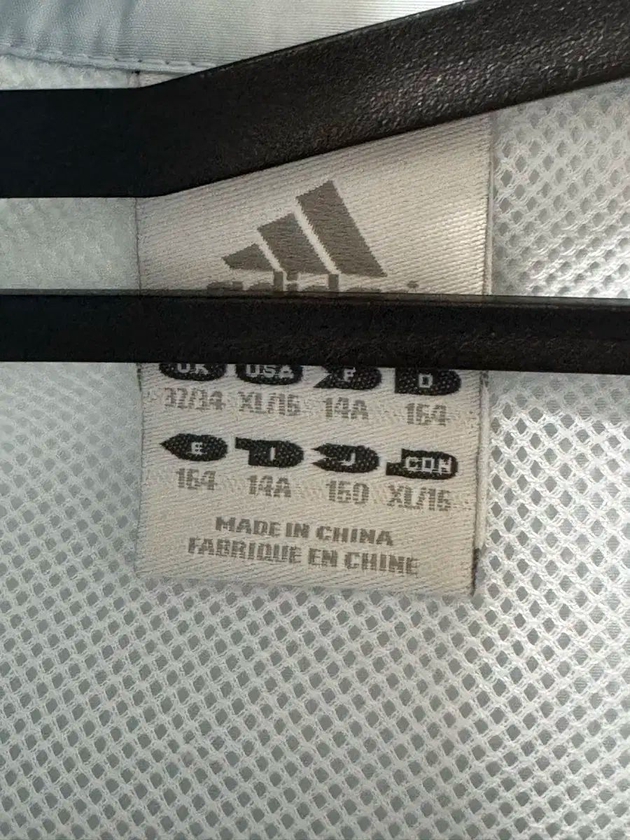 アディダス シナモロール ウィンドブレーカー トラックジャージ スカイブルー