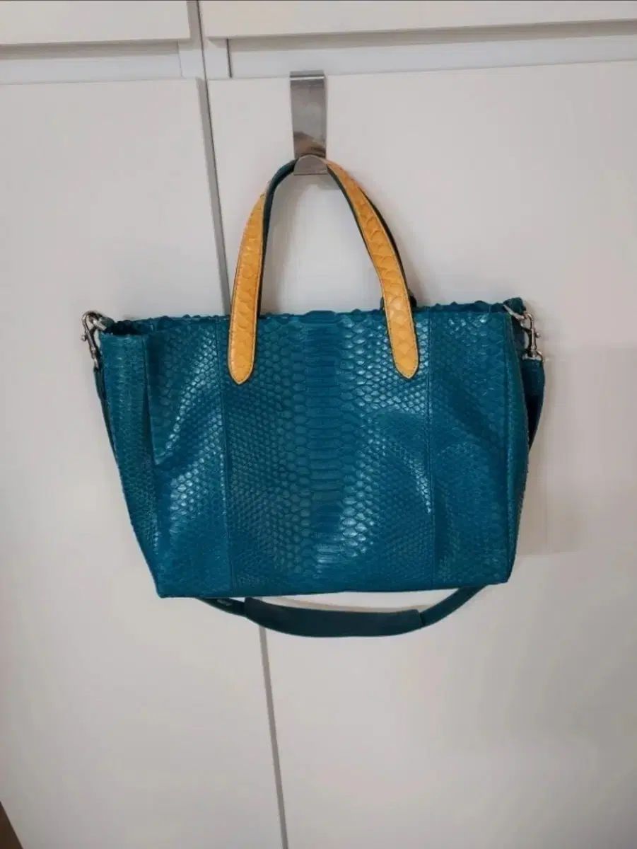 天然パイソン柄 トート兼クロスバッグ