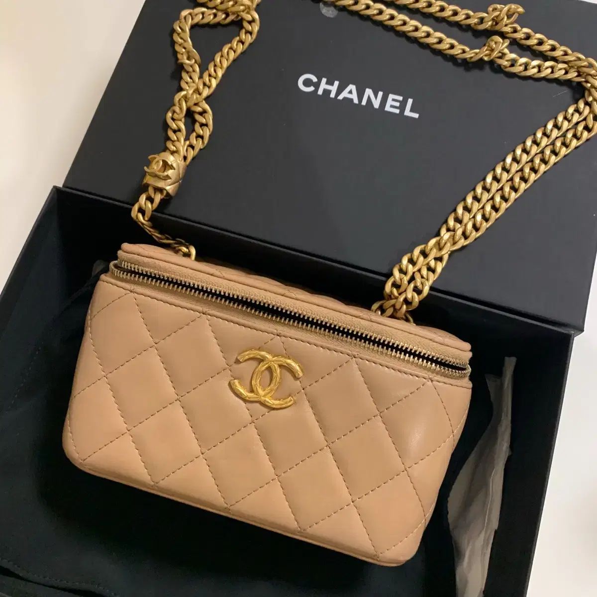 シャネル シーズン ベニティバッグ スクエア 줄조절 O