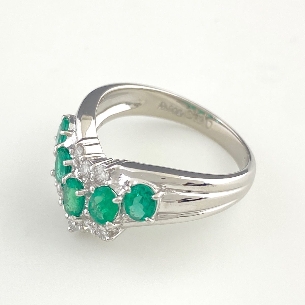 エメラルド デザインリング プラチナ 指輪 メレダイヤ リング 13号 Pt900 エメラルド ダイヤモンド レディース