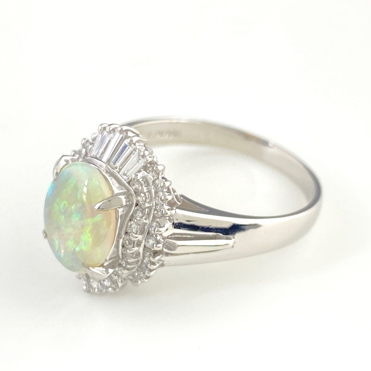 オパール デザインリング プラチナ 指輪 メレダイヤ リング 17号 Pt900 オパール ダイヤモンド レディース