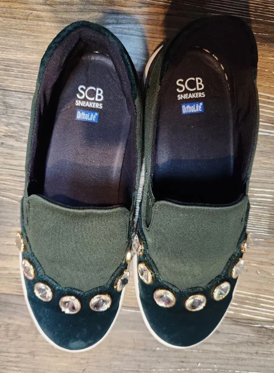 235mm シューコンマボニー ムーンライト スリッポン