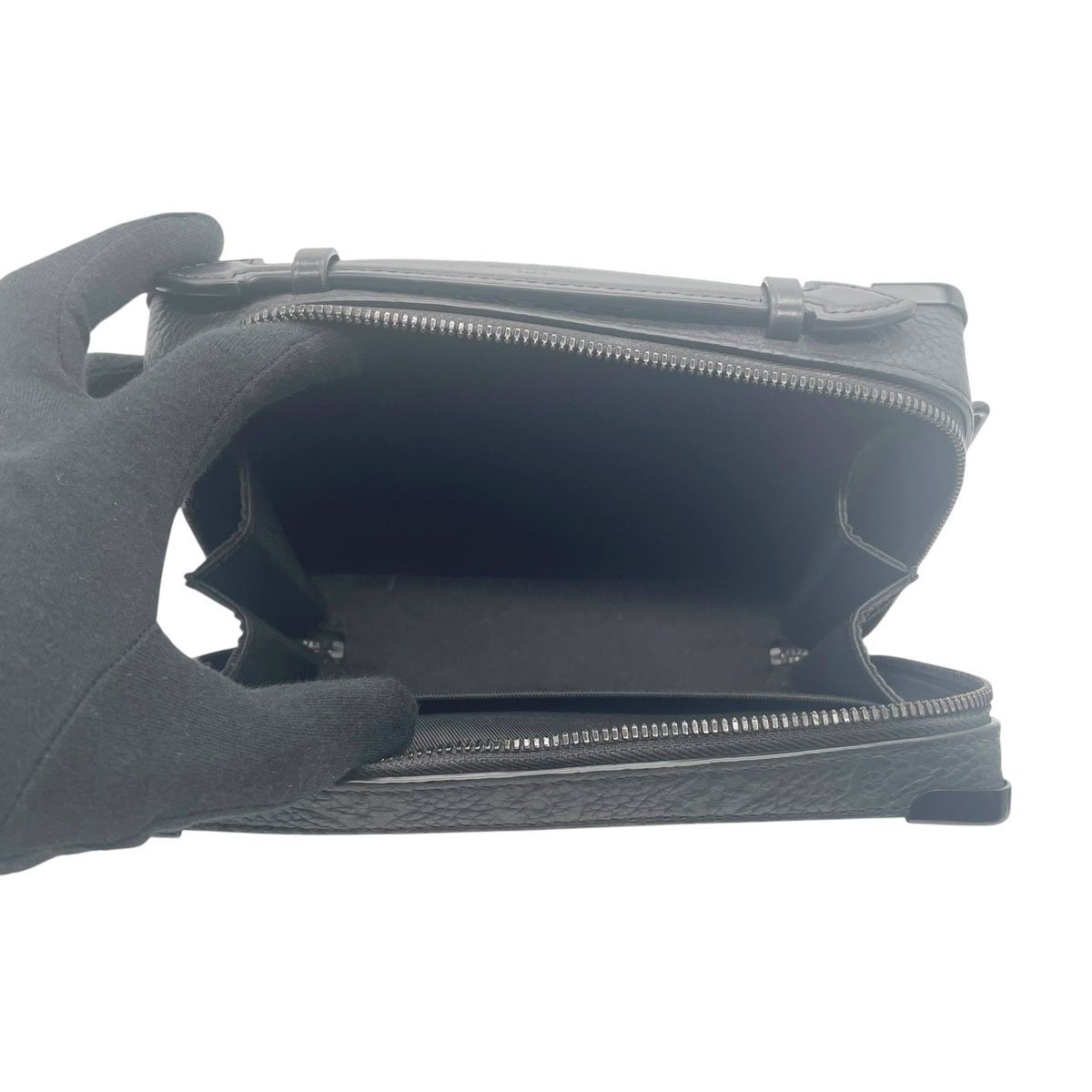 トリヨンレザー ブラック