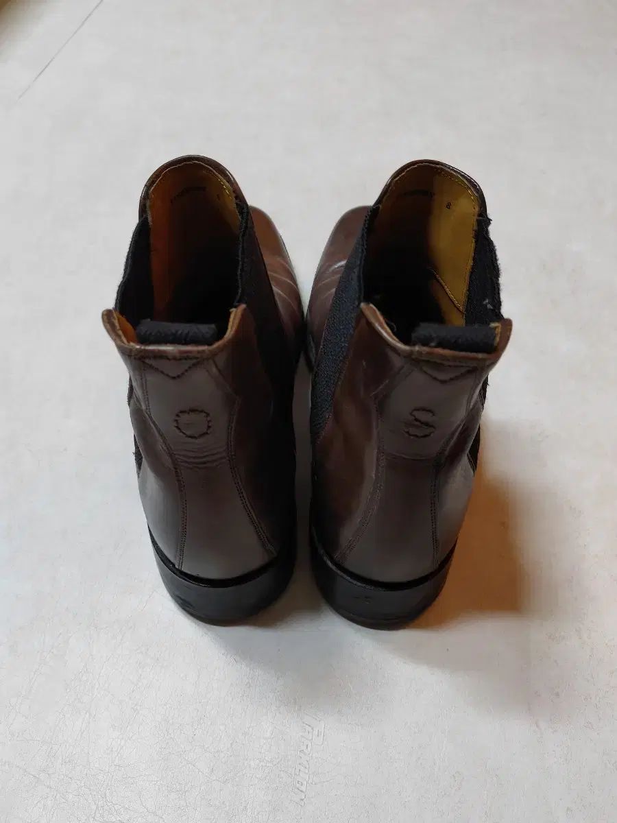  英国リーチェルシーブーツ275 その他 ブーツ 革靴