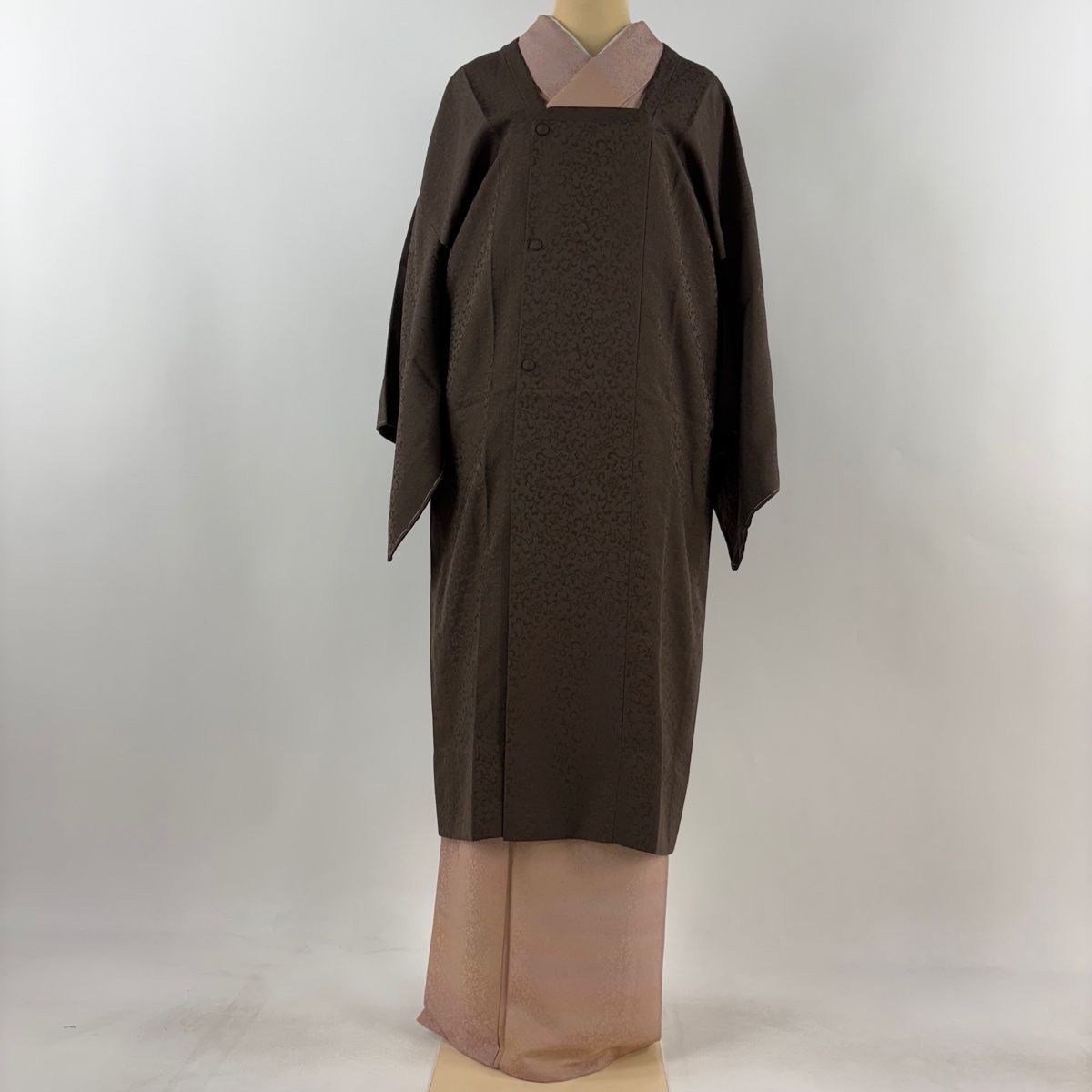 道行 身丈111cm 裄丈67.5cm L 和装コート 角衿 花唐草 焦茶色 正絹