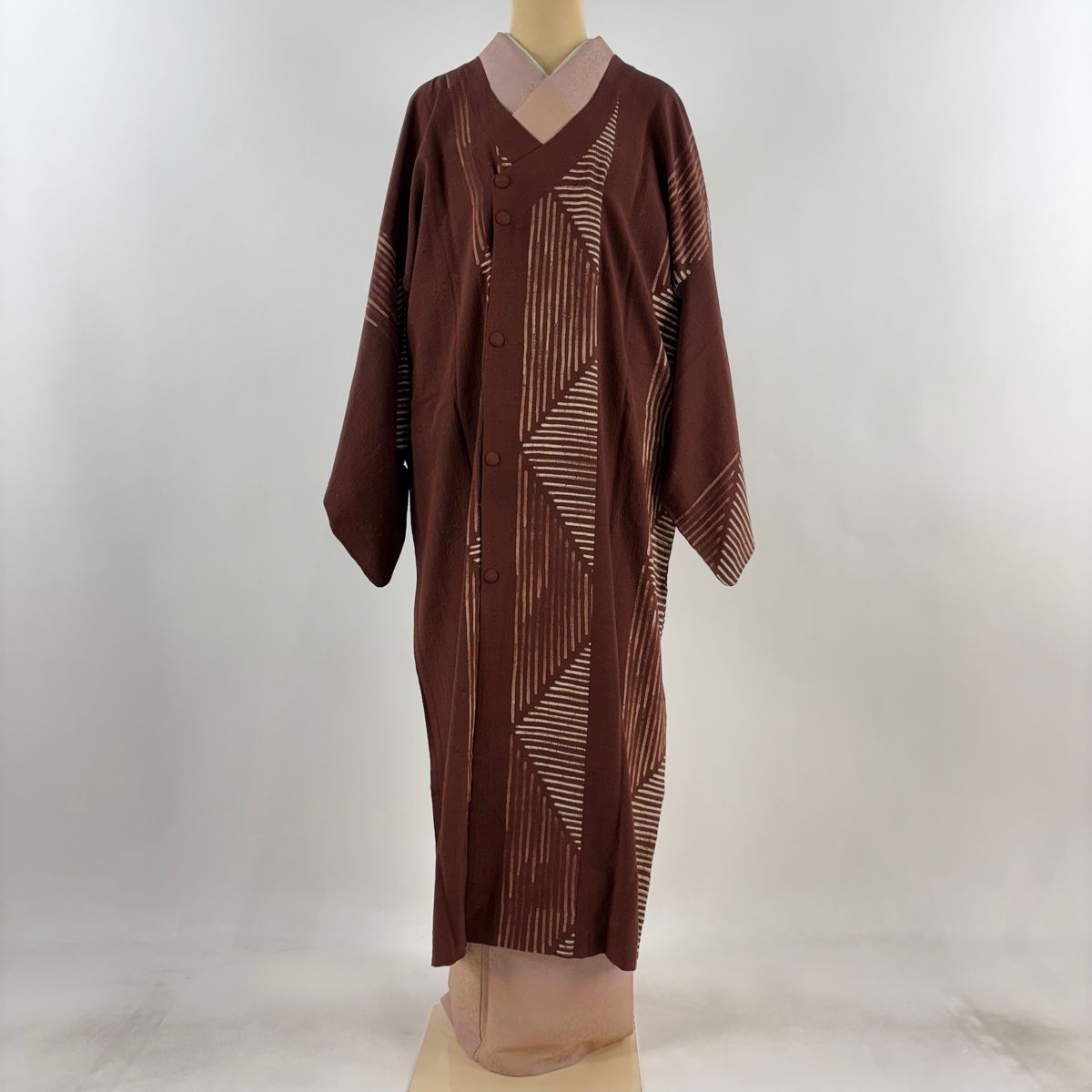 道行 身丈122cm 裄丈67.5cm L 紬地 和装コート 千代田衿 縞模様 幾何学模様 茶色 正絹