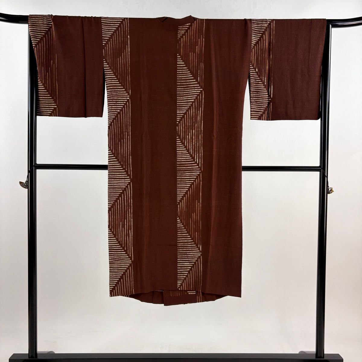 道行 身丈122cm 裄丈67.5cm L 紬地 和装コート 千代田衿 縞模様 幾何学模様 茶色 正絹